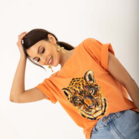 2214-OG Pomarańczowa bluzka z nadrukiem Cheetah (5)