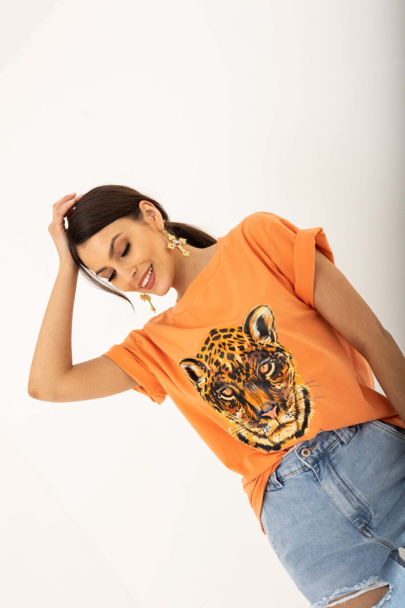 2214-OG Pomarańczowa bluzka z nadrukiem Cheetah (5)