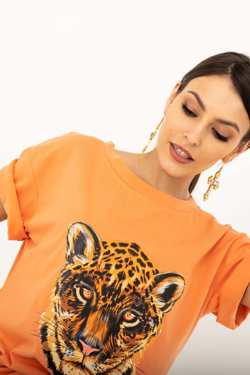 2214-OG Pomarańczowa bluzka z nadrukiem Cheetah (6)